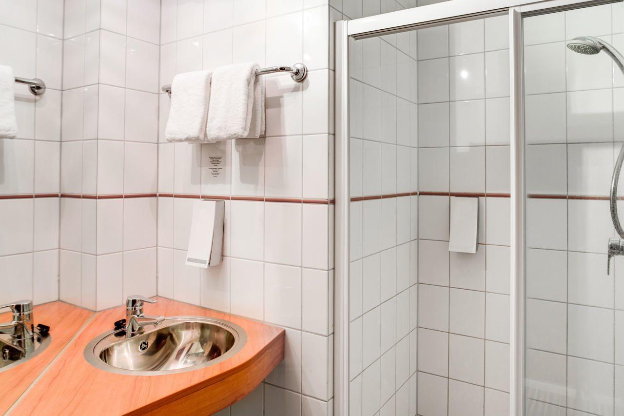 Hotel Leonardo Center 3*